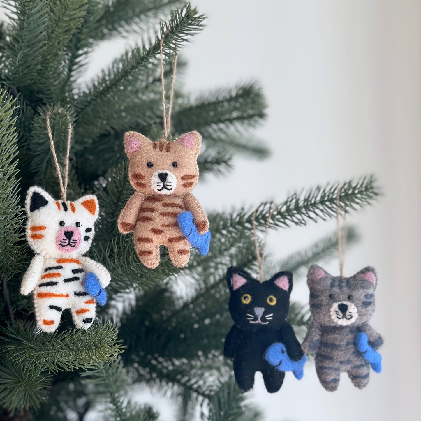 Flat Cat Holding Fish Ornament - Set of 4