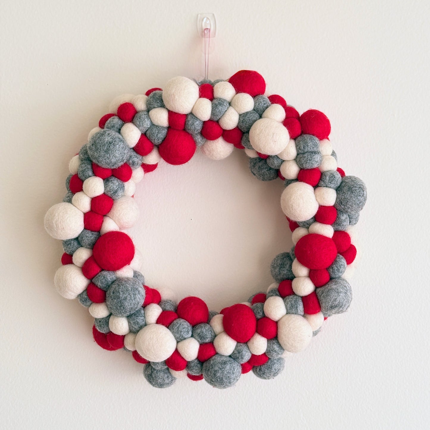 Felt Christmas Wreath - Pompom Balls / Christmasy