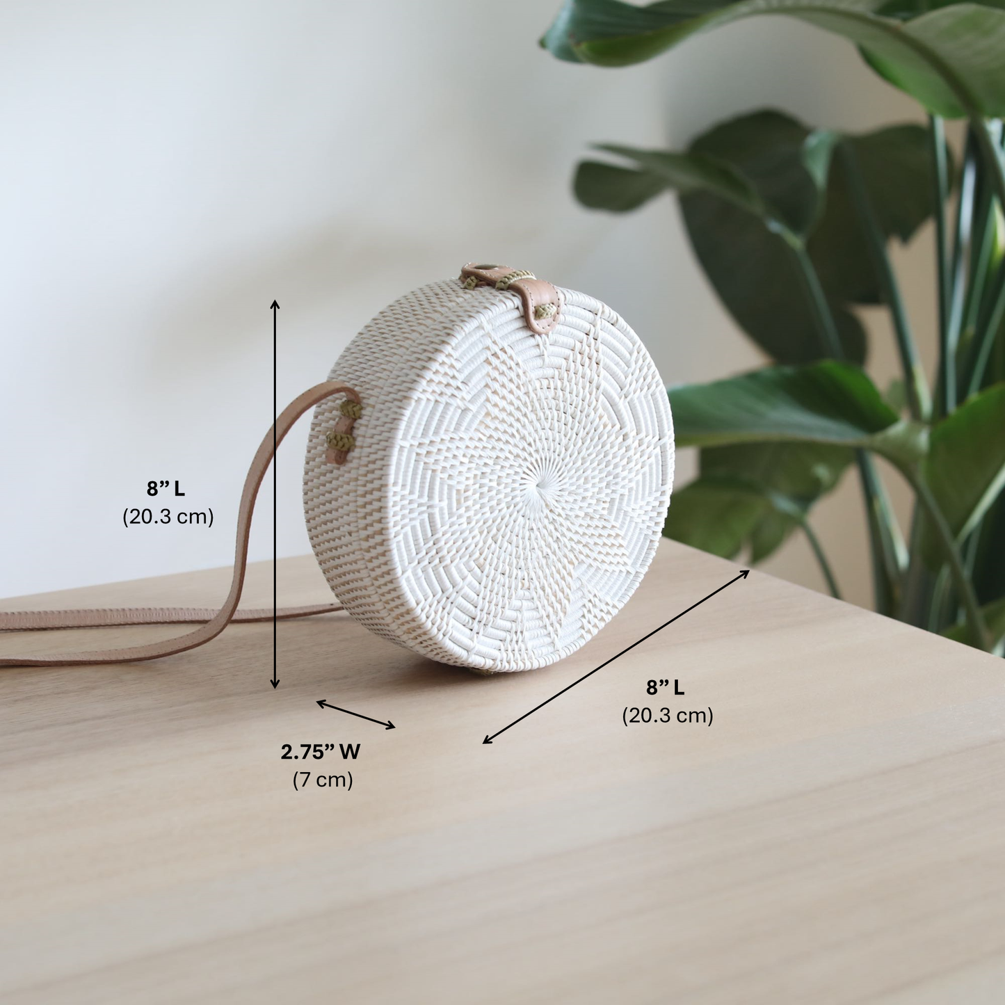 White Bali Star Round Rattan Crossbody Bag - Unique Star Design and Adjustable Strap