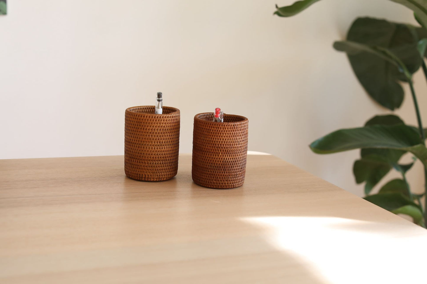 Bali Rattan Round Pen Holder