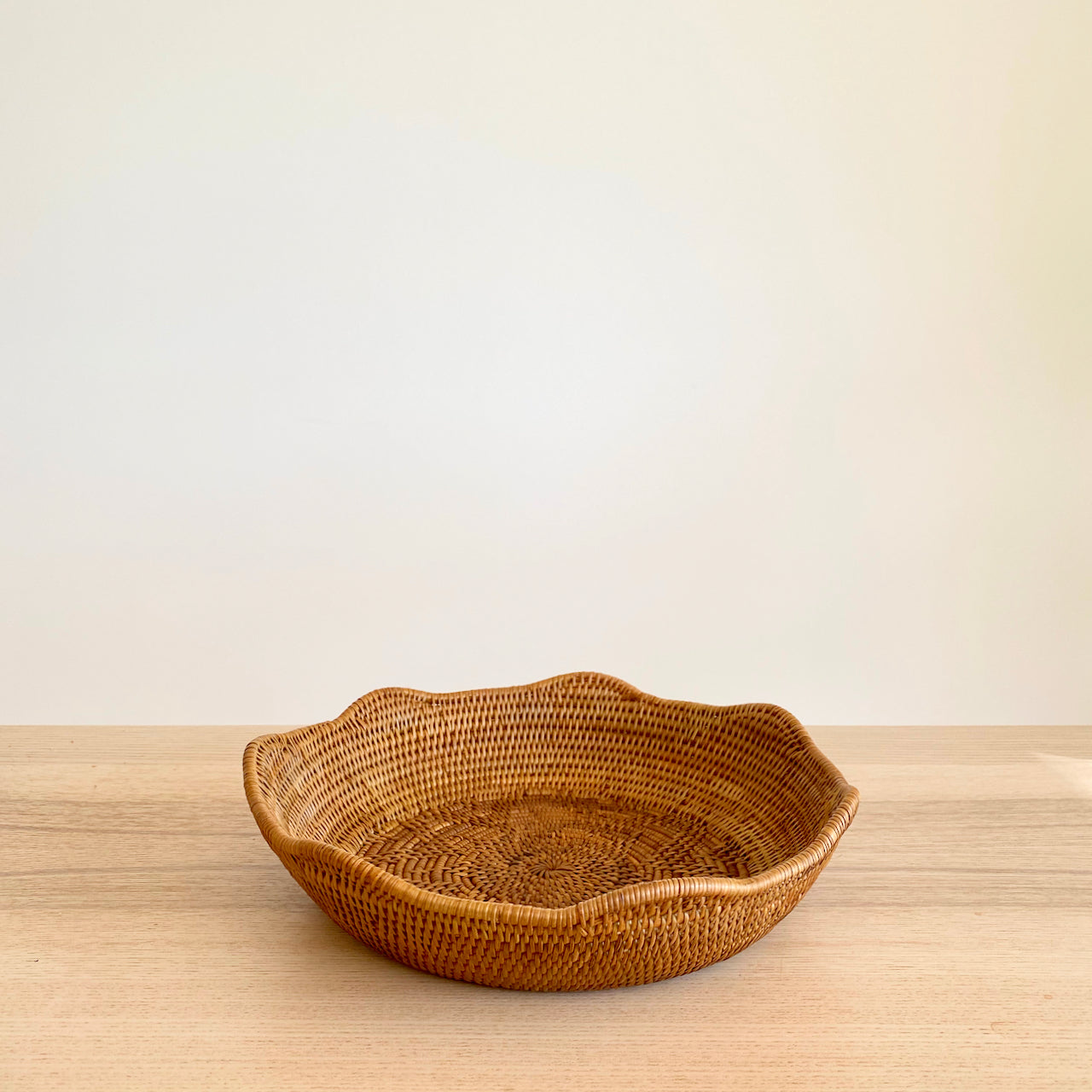 Bali Rattan Wavy Tray - Round