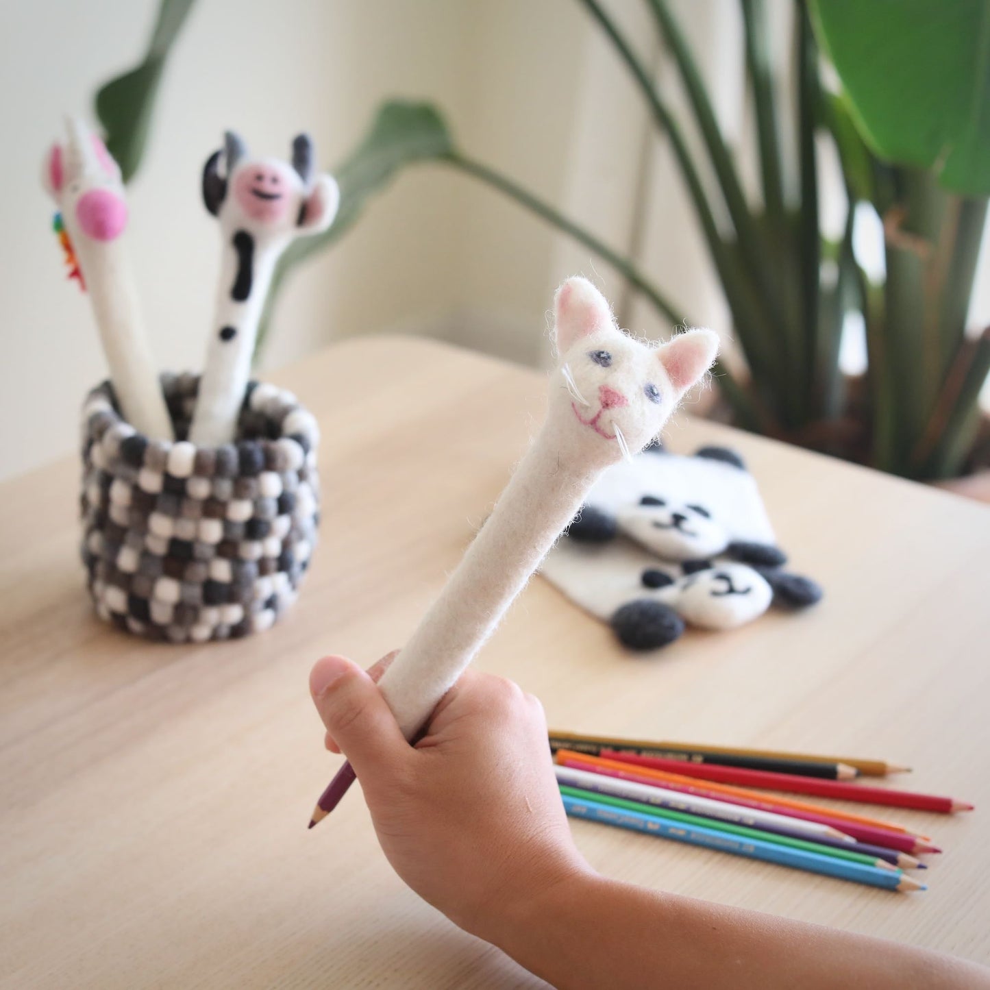 Felt White Cat Pen Cover