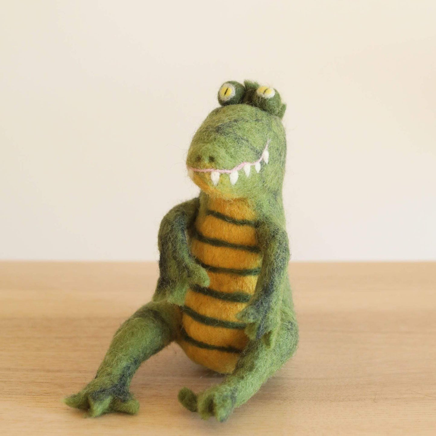 Felt Sitting Gator